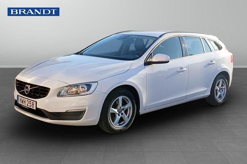 Vit Begagnad 2016 Volvo V60 Kinetic Kombi | 159 900 kr (Marknadspris) - Bild 1/4