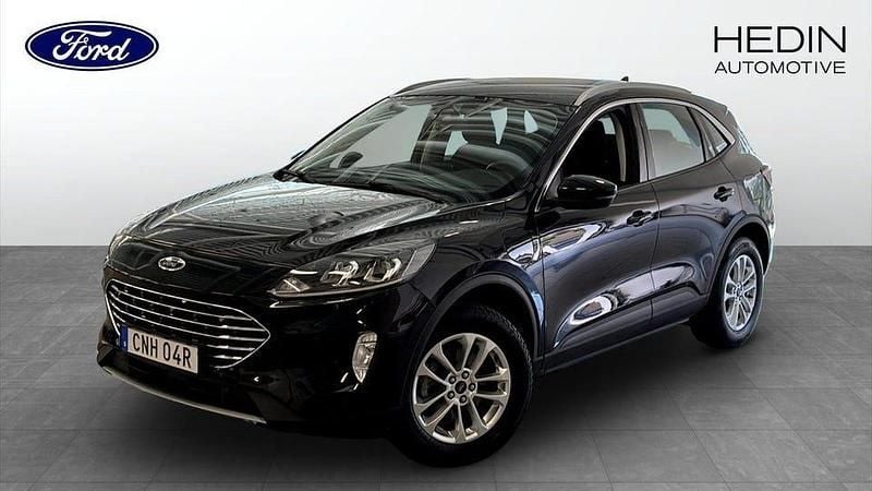 Svart (blue) Begagnad 2021 Ford Kuga Titanium SUV | 234 900 kr (Marknadspris) - Bild 1/4
