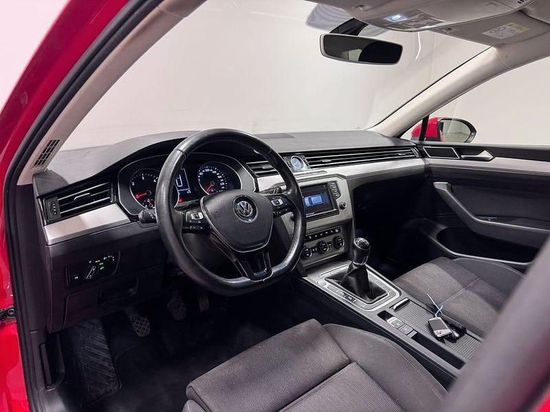 Begagnad VW Passat 150 HK (110 kW) 2015 Röd Kombi