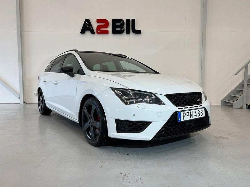 Vit Begagnad 2015 Cupra Leon Kombi | 222 900 kr (Marknadspris) - Bild 1/4
