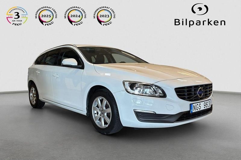 Vit Begagnad 2013 Volvo V60 Kinetic Kombi | 119 990 kr (Lite dyr) - Bild 1/4