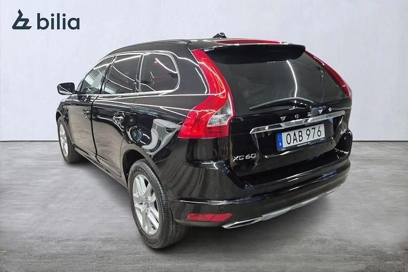 Begagnad Volvo XC60 Momentum 192 HK (141 kW) 2017 Svart SUV