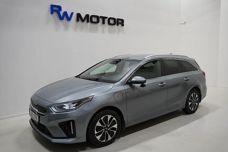 Grå Begagnad 2020 Kia Ceed Sportswagon Kombi | 144 900 kr (Superpris) - Bild 1/4