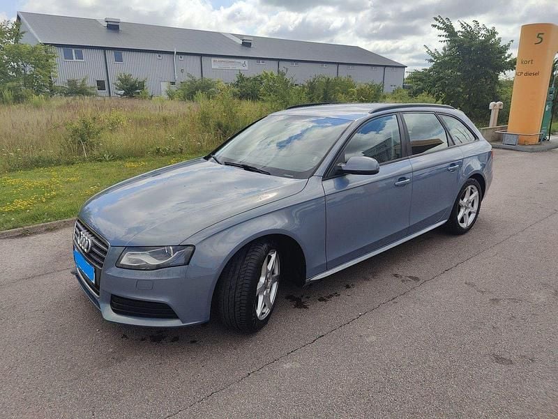 Blå Begagnad 2011 Audi A4 Kombi | 55 000 kr (Marknadspris) - Bild 1/4