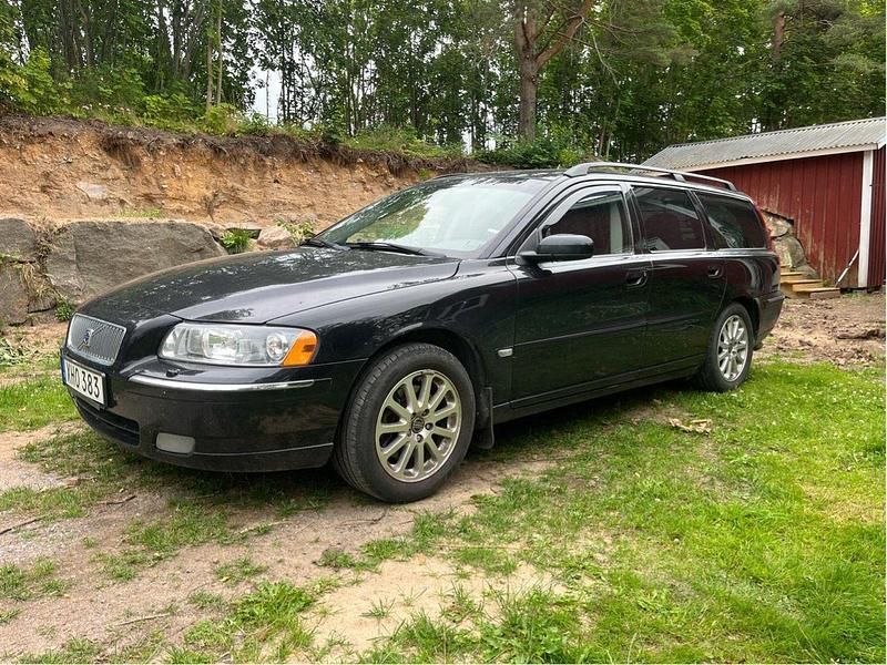 Svart Begagnad 2006 Volvo V70 Summum Kombi | 29 900 kr (Marknadspris) - Bild 1/4