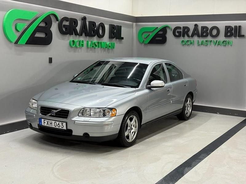 Begagnad Volvo S60 163 HK (119 kW) 2008 Silver Sedan
