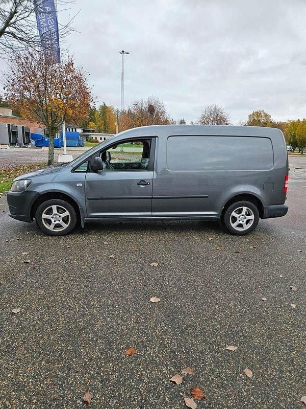 Grå Begagnad 2013 VW Caddy Maxi Minibuss | 48 999 kr (Marknadspris) - Bild 1/4