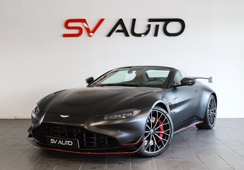Svart Begagnad 2022 Aston Martin V8 Vantage Sportkupé | 1 999 900 kr - Bild 1/4