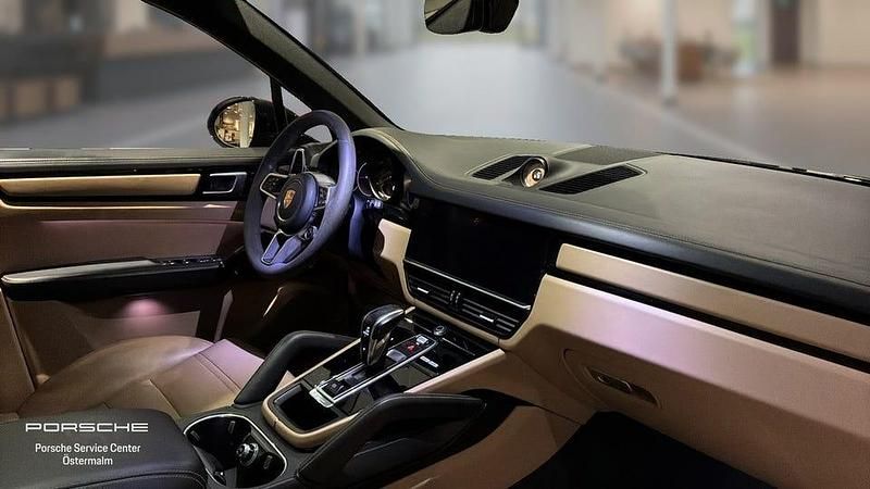 Begagnad Porsche Cayenne Platinum Edition 340 HK (250 kW) 2023 Svart SUV