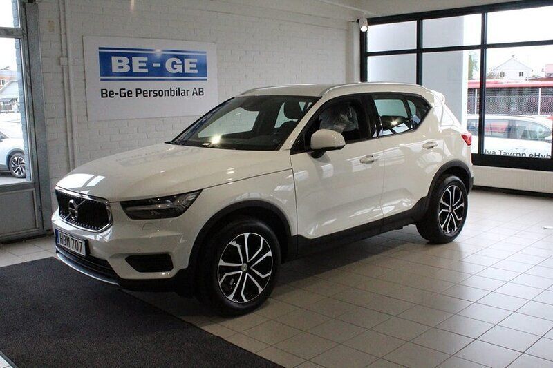 Vit Begagnad 2019 Volvo XC40 SUV | 259 000 kr (Marknadspris) - Bild 1/4