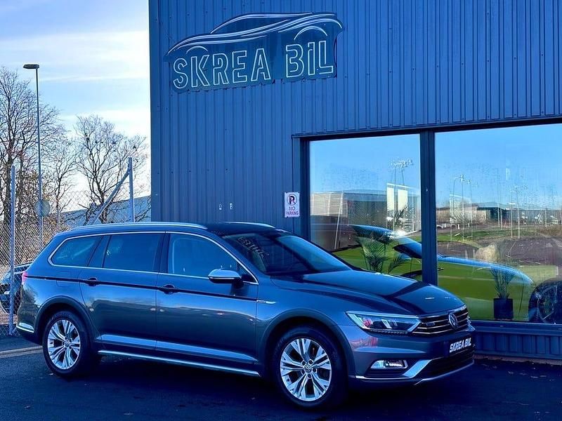 Grå Begagnad 2016 VW Passat Alltrack Kombi | 169 900 kr (Marknadspris) - Bild 1/4