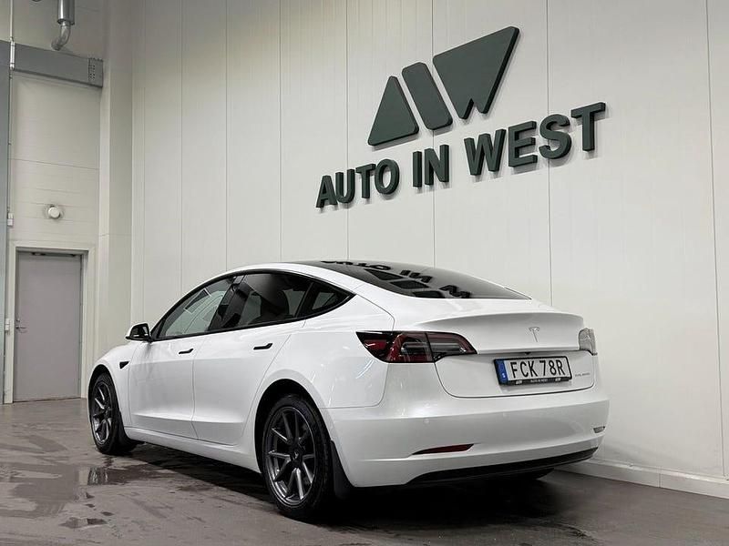 Begagnad Tesla Model 3 Long Range AWD 324 kW (441 HK) 2021 Vit Sedan