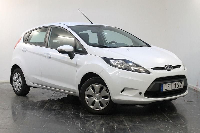 Vit Begagnad 2011 Ford Fiesta Trend Halvkombi | 34 900 kr (Marknadspris) - Bild 1/4
