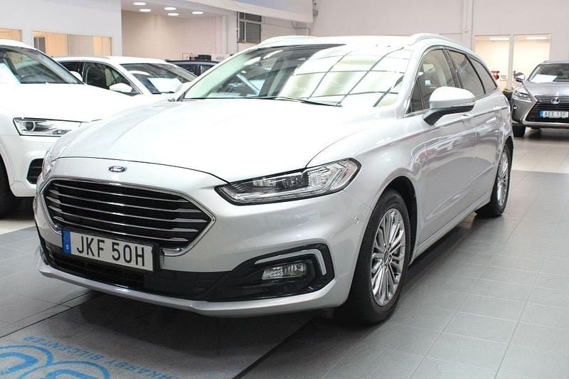 Grå Begagnad 2022 Ford Mondeo Business Edition Kombi | 219 900 kr (Marknadspris) - Bild 1/4