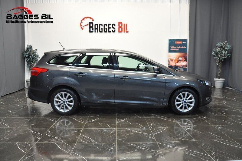 Grå Begagnad 2017 Ford Focus Kombi | 105 900 kr (Bra pris) - Bild 1/4