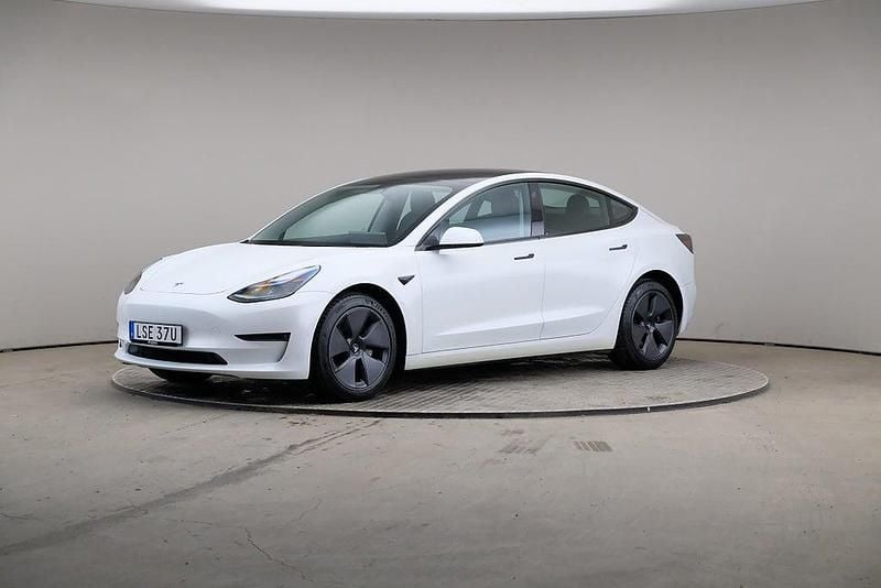 Begagnad Tesla Model 3 323 kW (440 HK) 2022 Vit Sedan