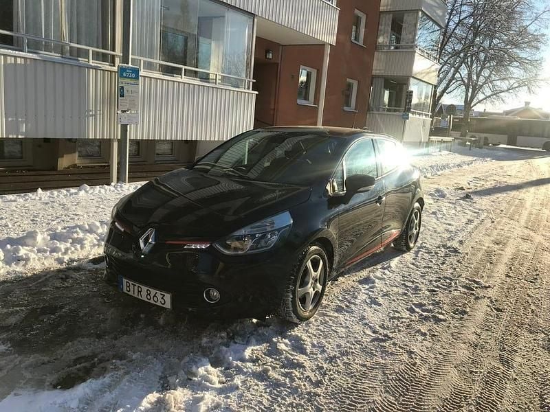 Begagnad 2014 Renault Clio IV Halvkombi | 68 500 kr (Marknadspris) - Bild 1/4