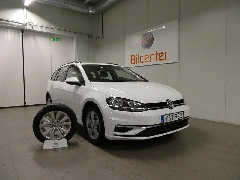 Begagnad VW Golf VII 116 HK (85 kW) 2018 Vit Kombi