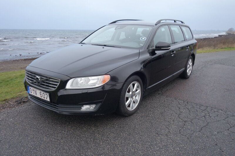 Svart Begagnad 2013 Volvo V70 Kombi | 74 900 kr (Marknadspris) - Bild 1/4