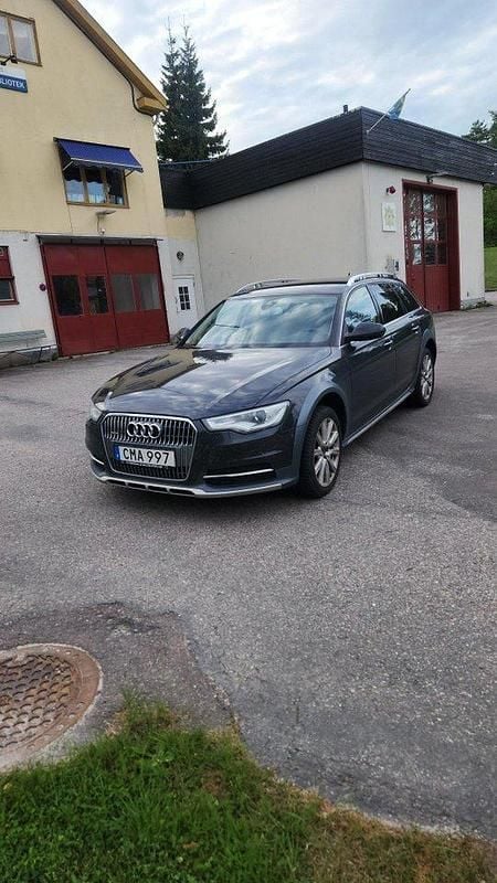 Grå Begagnad 2013 Audi A6 Allroad Comfort Kombi | 145 000 kr (Bra pris) - Bild 1/4