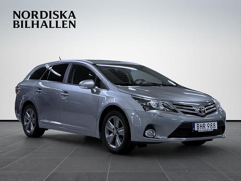 Grå Begagnad 2014 Toyota Avensis Edition Kombi | 149 795 kr (Lite dyr) - Bild 1/4