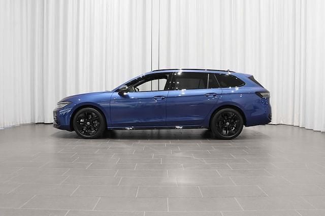 Ny VW Passat R-line 194 HK (142 kW) 2025 Blå (reef blue metallic) Kombi