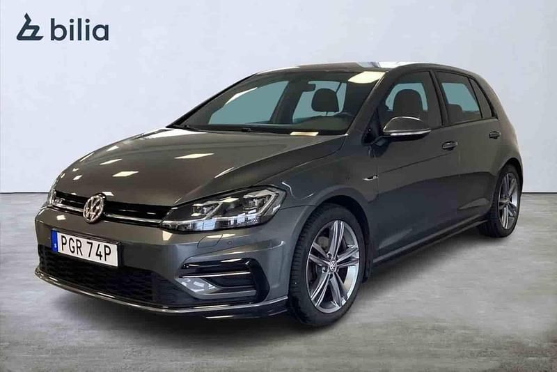 Grå Begagnad 2020 VW Golf VII Halvkombi | 209 900 kr (Marknadspris) - Bild 1/1