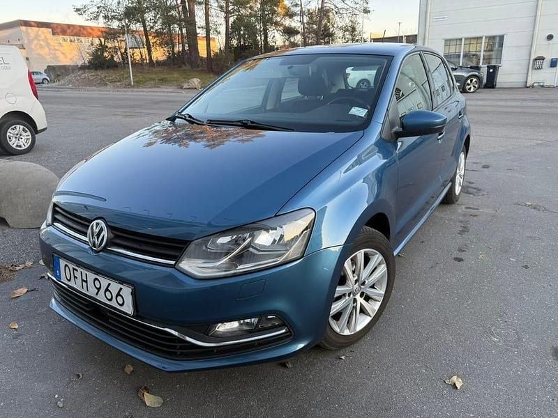 Begagnad 2017 VW Polo Halvkombi | 99 900 kr (Bra pris) - Bild 1/4