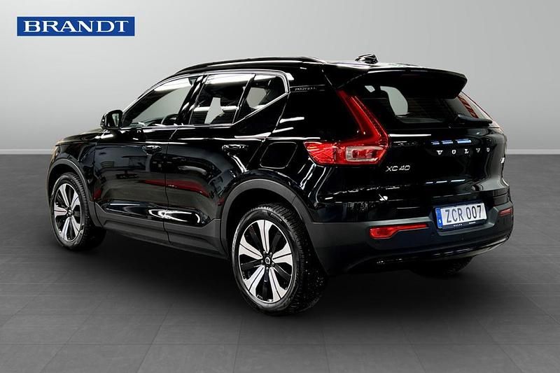 Begagnad Volvo XC40 Single Motor 175 kW (238 HK) 2023 Svart SUV
