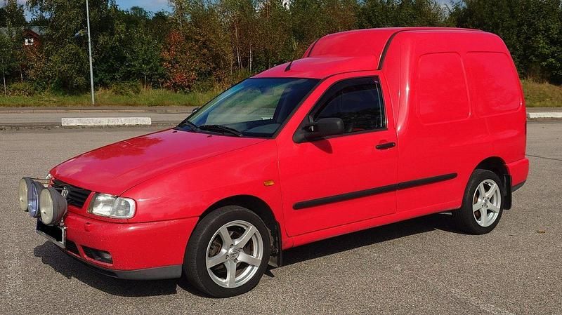 Begagnad 2003 VW Caddy Minibuss | 18 000 kr - Bild 1/4