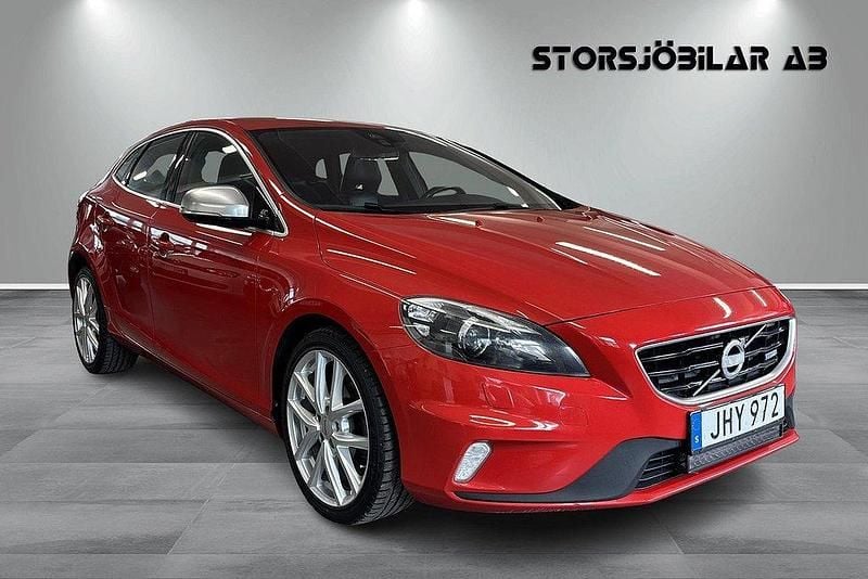 Röd Begagnad 2014 Volvo V40 R-Design Kombi | 124 000 kr (Marknadspris) - Bild 1/4