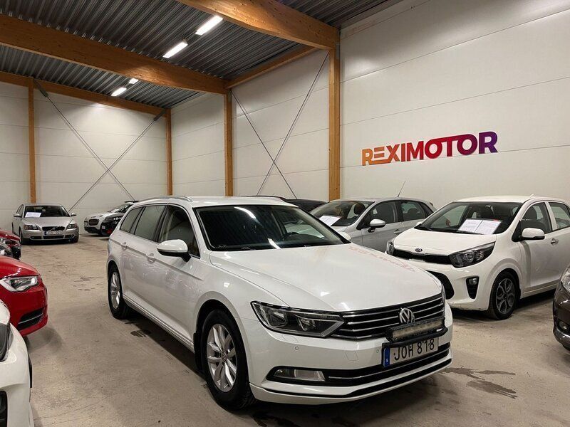 Vit Begagnad 2015 VW Passat Kombi | 99 000 kr (Dyr) - Bild 1/4