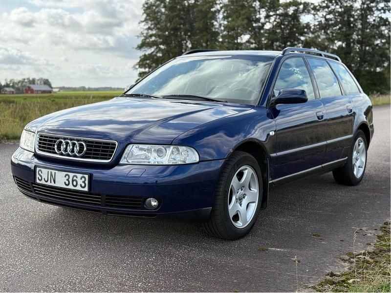 Blå Begagnad 2001 Audi A4 Kombi | 26 000 kr (Marknadspris) - Bild 1/4