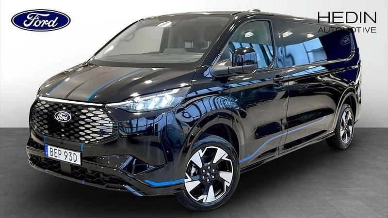 Ny Ford E-Transit 2026 Svart Van