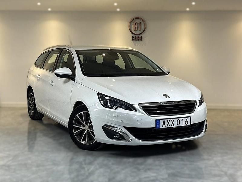 Begagnad Peugeot 308 SW 120 HK (88 kW) 2017 Vit Kombi