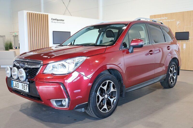 Ljusröd Begagnad 2013 Subaru Forester SUV | 138 900 kr (Marknadspris) - Bild 1/3