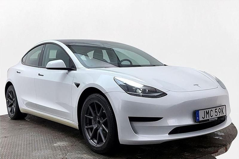 Begagnad Tesla Model 3 Standard Range 208 kW (283 HK) 2023 Vit Sedan