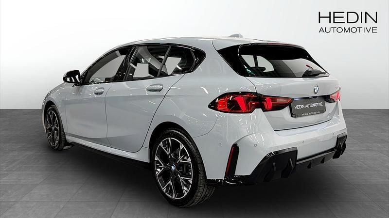 Begagnad BMW 120 M Sport 170 HK (125 kW) 2025 Halvkombi