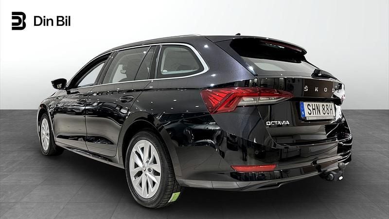Begagnad Skoda Octavia 150 HK (110 kW) 2024 Svart Kombi