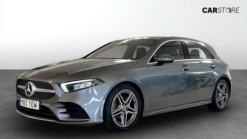 Grå Begagnad 2021 Mercedes A180 AMG Halvkombi | 209 900 kr (Bra pris) - Bild 1/4