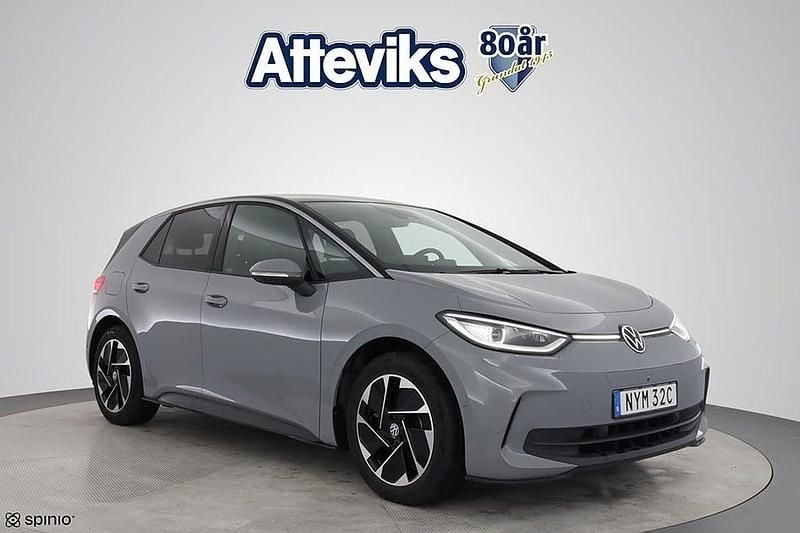 Grå Begagnad 2023 VW ID.3 Pro Performance Halvkombi | 309 900 kr (Dyr) - Bild 1/4