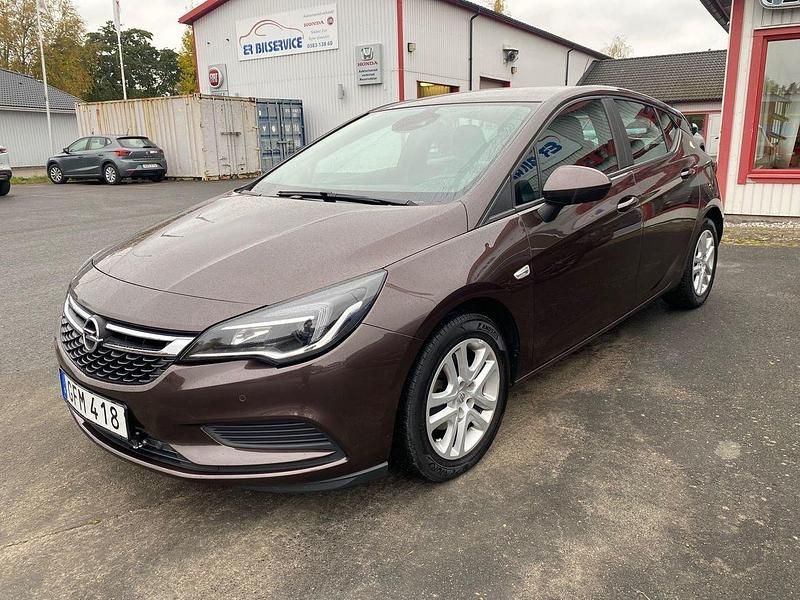 Brun Begagnad 2016 Opel Astra Halvkombi | 109 900 kr (Dyr) - Bild 1/4