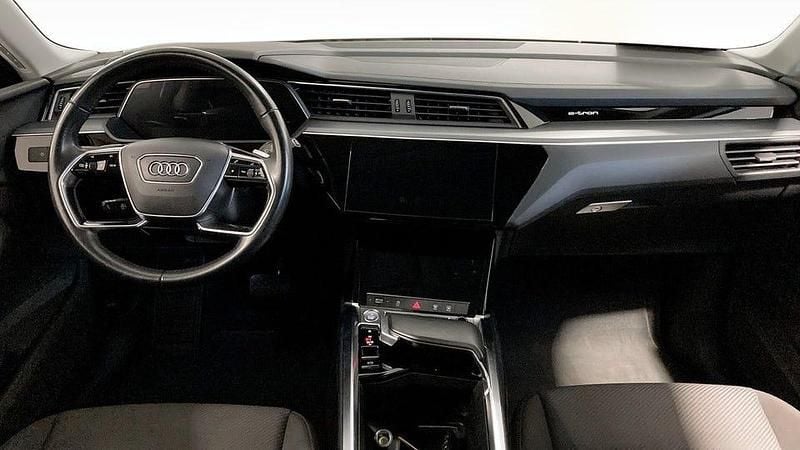 Begagnad Audi e-tron 230 kW (313 HK) 2020 Svart SUV