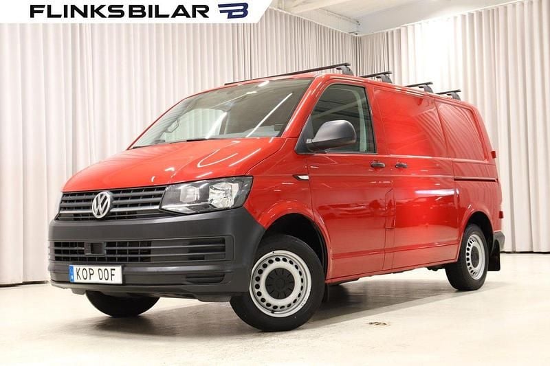 Röd Begagnad 2019 VW T6.1 Van | 219 900 kr (Superpris) - Bild 1/4