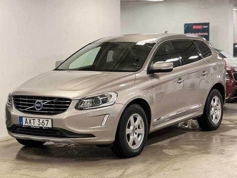 Ljusbrun Begagnad 2016 Volvo XC60 Summum SUV | 169 900 kr (Bra pris) - Bild 1/4