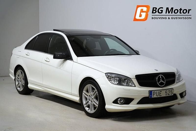 Vit Begagnad 2010 Mercedes C180 AMG Sedan | 124 700 kr (Dyr) - Bild 1/4