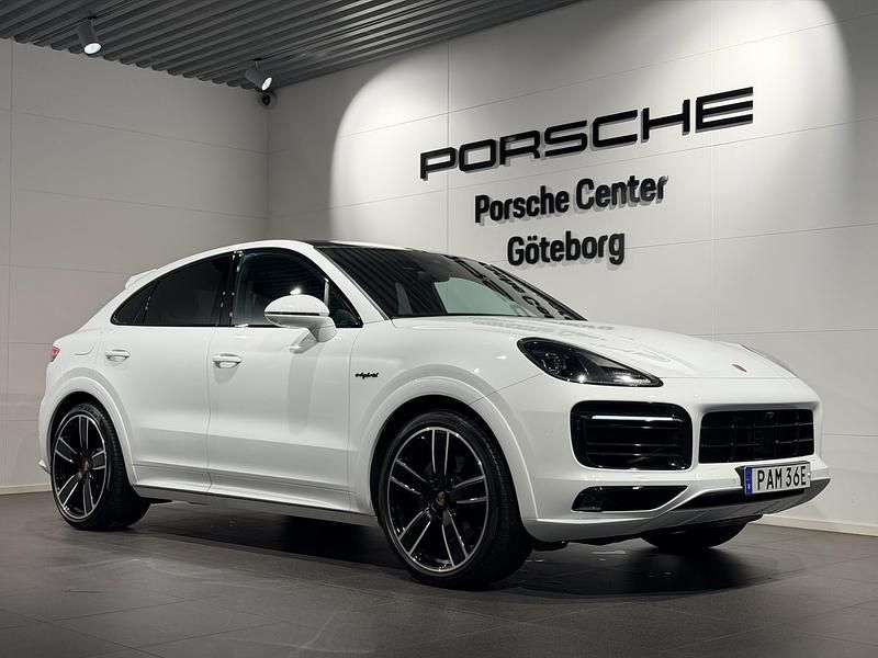 Vit Begagnad 2022 Porsche Cayenne Platinum Edition SUV | 739 000 kr (Superpris) - Bild 1/4