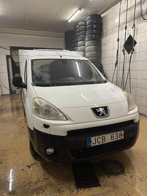 Begagnad Peugeot Partner 90 HK (66 kW) 2009 Minibuss