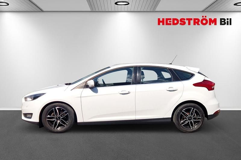 Begagnad Ford Focus 127 HK (93 kW) 2017 Vit Halvkombi