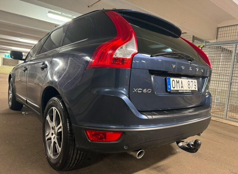 Blå Begagnad 2013 Volvo XC60 SUV | 136 000 kr (Superpris) - Bild 1/4